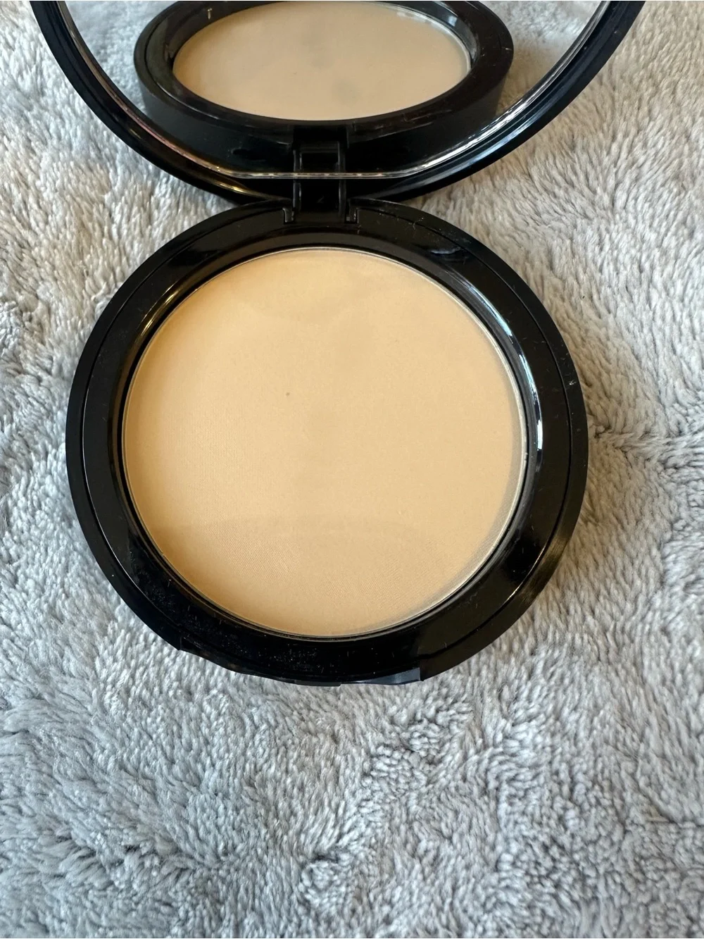 KVd Lock-It Finishing Powder & Pearnova Bronzer + Contour Stick - Black & Pink